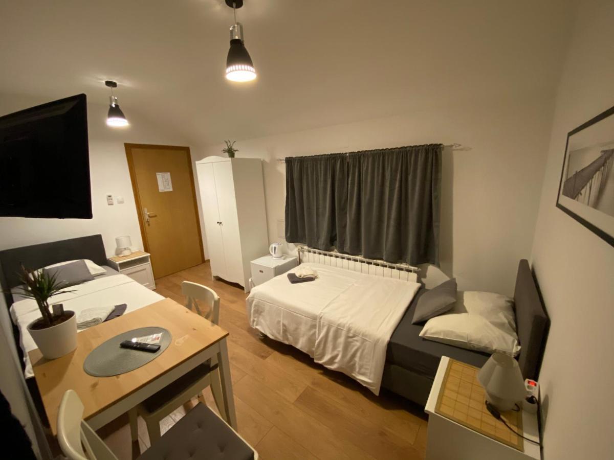 Guest House Lucija Buzin Buitenkant foto