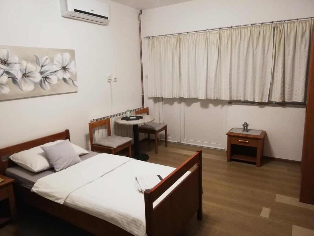 Guest House Lucija Buzin Buitenkant foto