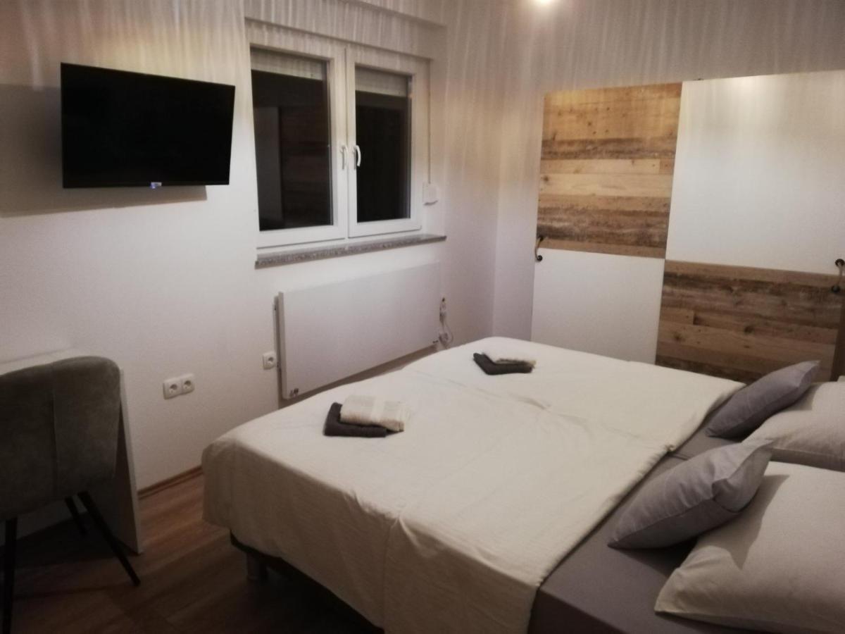 Guest House Lucija Buzin Buitenkant foto