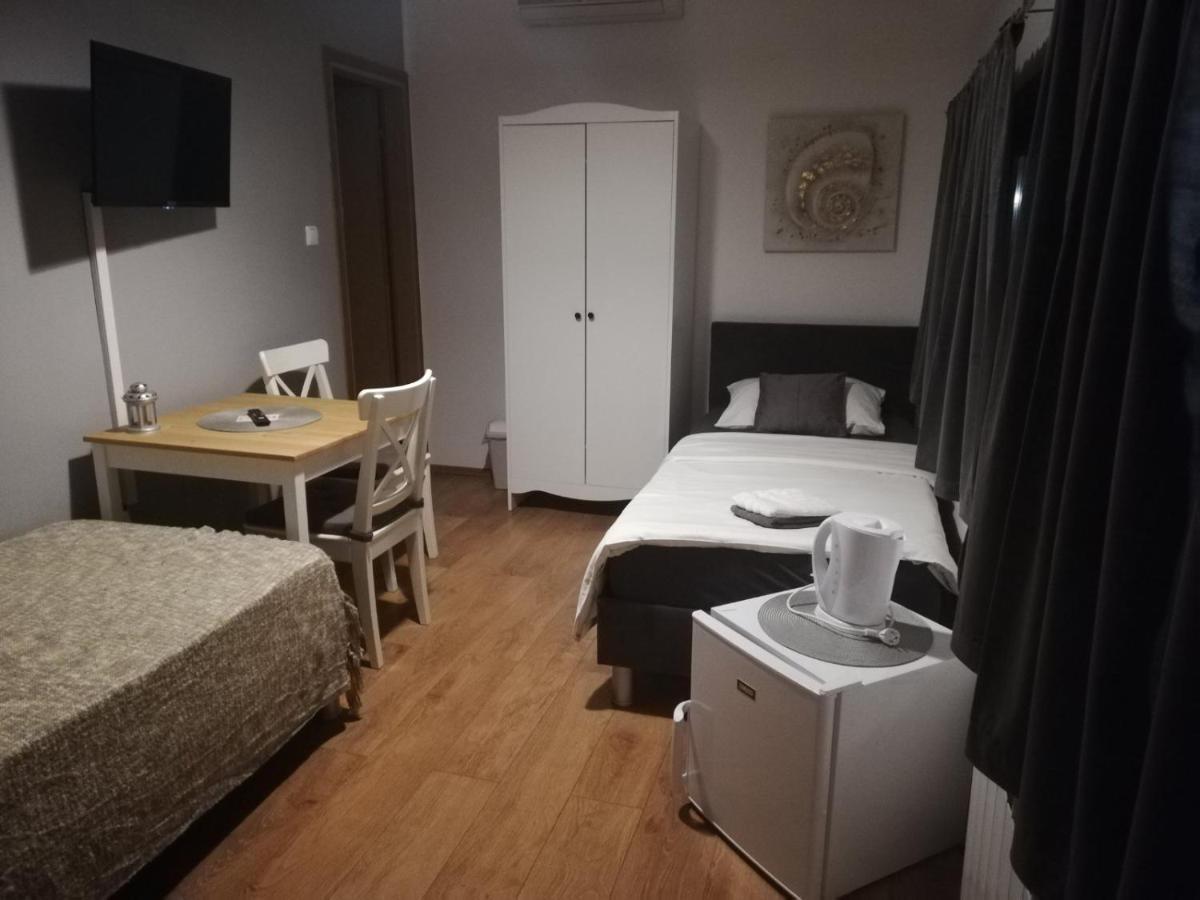 Guest House Lucija Buzin Buitenkant foto