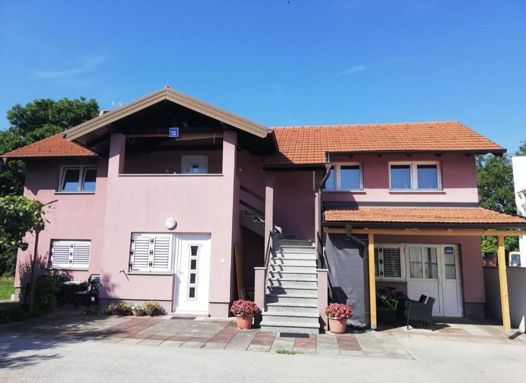 Guest House Lucija Buzin Buitenkant foto